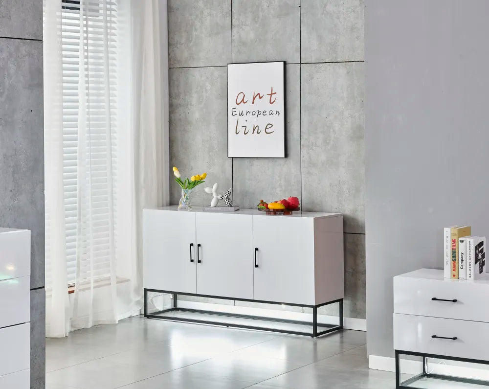 Buffet ALYA en bois laqué pieds noir