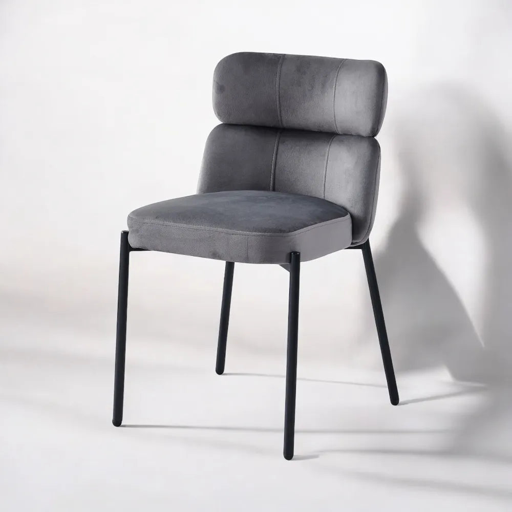 Lot de 4 chaises STEPHANY pieds noir velours