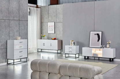 Buffet ALYA en bois laqué pieds noir