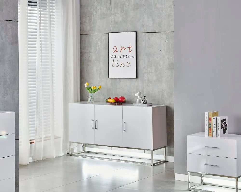 Buffet ALYA en bois laqué pieds chrome