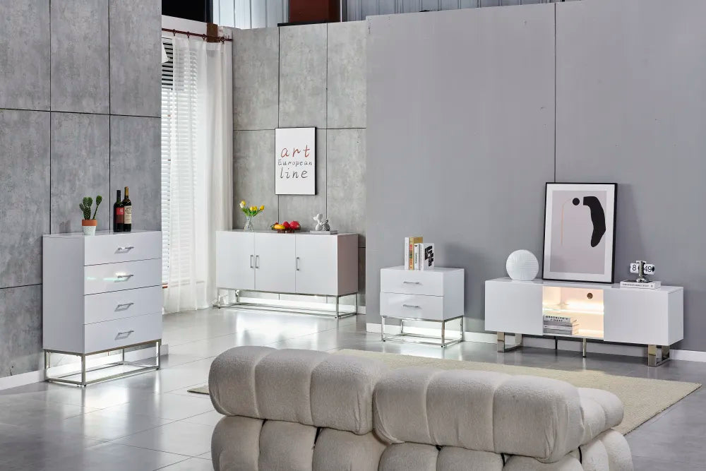 Buffet ALYA en bois laqué pieds chrome