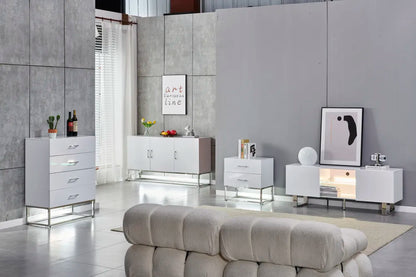 Buffet ALYA en bois laqué pieds chrome