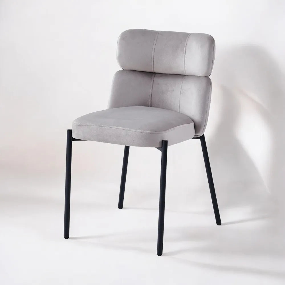 Lot de 4 chaises STEPHANY pieds noir velours #couleur_taupe
