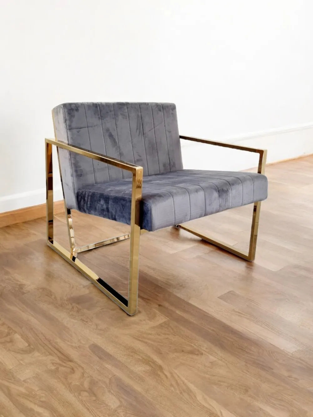 Fauteuil design KENY gris avec structure dorée