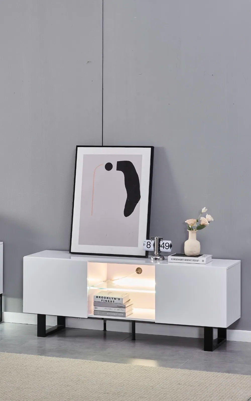 Meuble TV ALYA en bois laqué pieds métal noir 150x40x58 cm #couleur_blanc