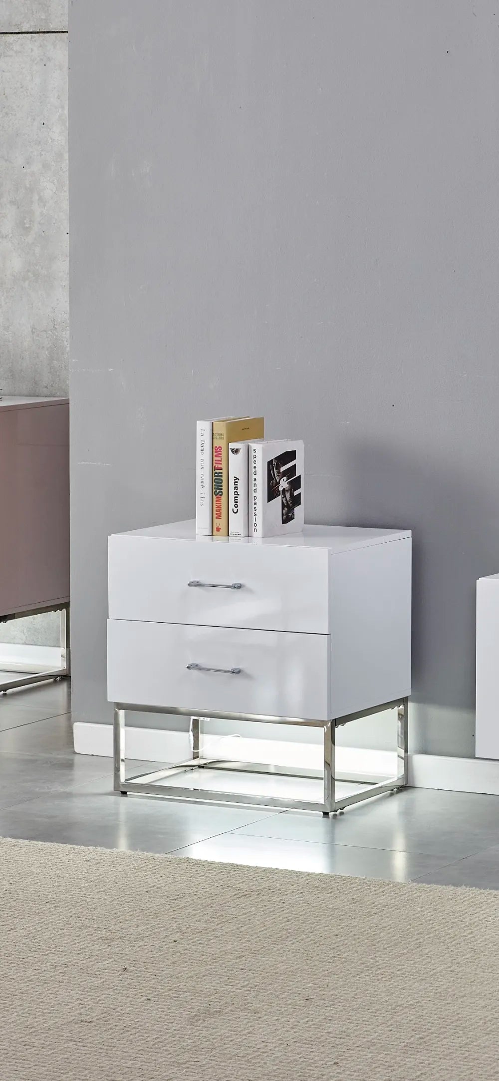 Chevet 2 tiroirs ALYA en bois laqué pieds chrome #couleur_blanc